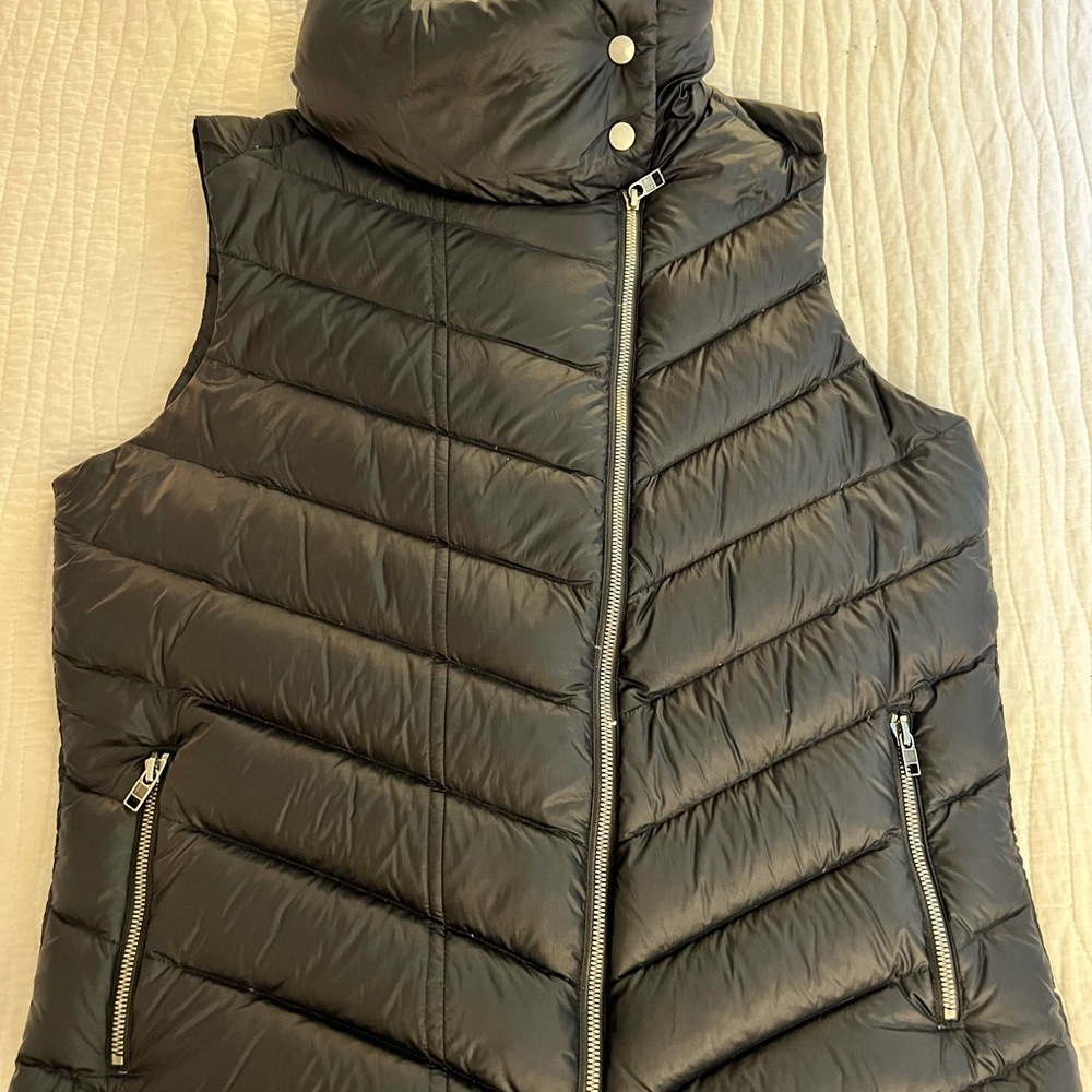 PATAGONIA women’s down vest. Large.